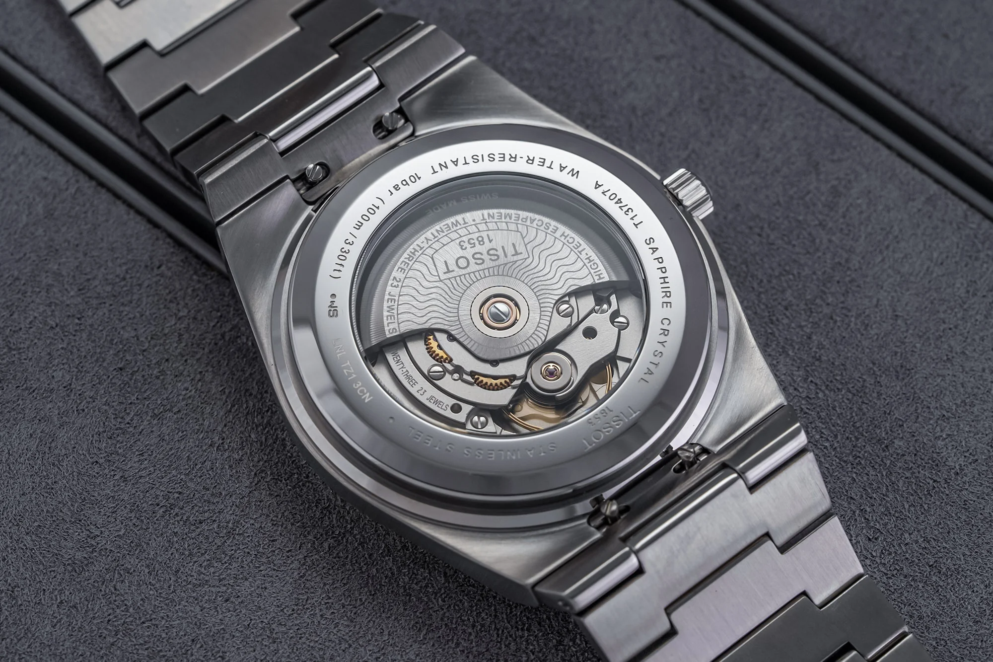 Tissot PRX achterkant